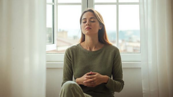 Comment la sophrologie aide à surmonter les troubles du sommeil à Chalon